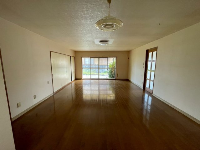 伊勢崎市境三ツ木　戸建ての居間・リビング|使いやすい居間です