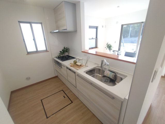 千葉市稲毛区宮野木町戸建③のキッチン|きれいなキッチンです