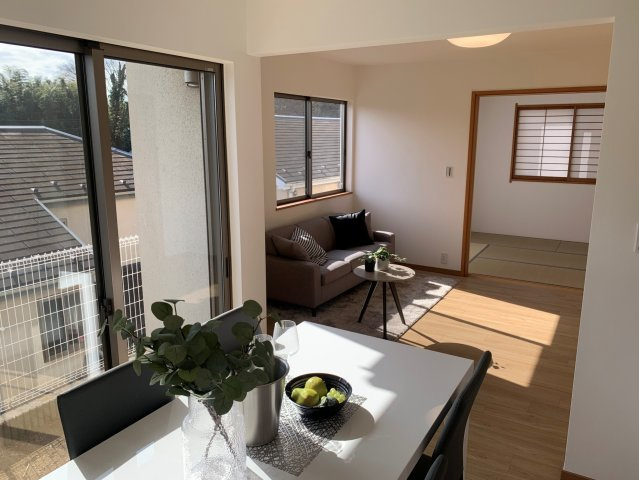 千葉市稲毛区宮野木町戸建③の居間・リビング|リビングです