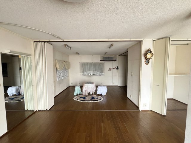 【一階一部店舗】佐倉市王子台6丁目　戸建ての居間・リビング|おしゃれな居間です