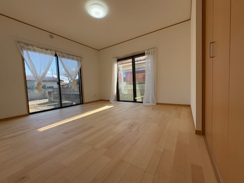 千代田町舞木新築平家建ての洋室|広々とした洋室です