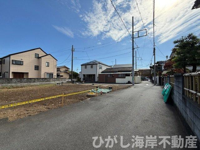 茅ヶ崎市旭が丘　売地　全２区画の前面道路含む現地写真|現地外観