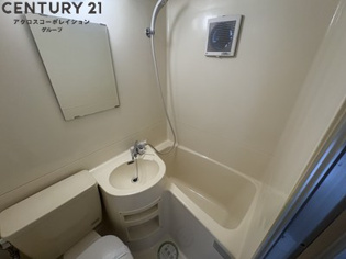 シンプルなユニットバスです