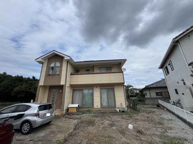 -三丁目不動産- 深谷市人見　吹き抜けのあるお家の庭|お庭の付いた物件です