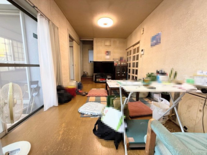 加須市南町　中古戸建の居間・リビング|こちらの居間で趣味の時間をお楽しみください