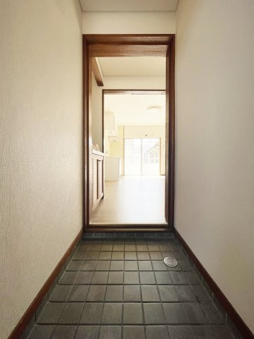 桑村マンションの玄関