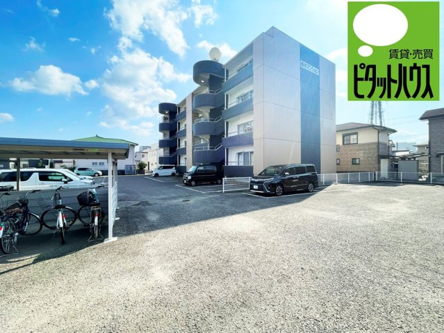 桑村マンションの外観