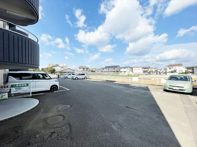 桑村マンションの駐車場