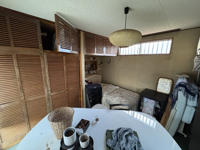 千葉県千葉市緑区誉田町2丁目 中古戸建の洋室|収納が天井までたっぷりあるお部屋です