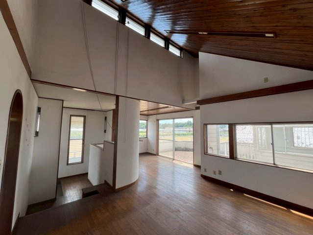 －三丁目不動産-熊谷市樋春　RC造木造の居間・リビング|リビングです