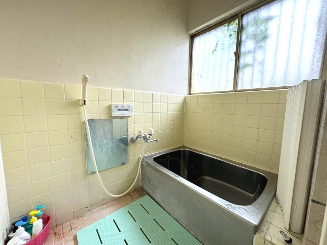 北葛飾郡松戸町清地６丁目　中古戸建ての浴室|ゆったり過ごせるお風呂です
