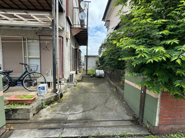 北葛飾郡松戸町清地６丁目　中古戸建ての駐車場|駐車場があります