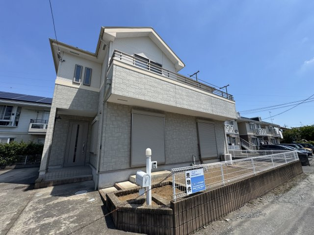 －三丁目不動産-　熊谷市新島　平成18年駐車3台の外観