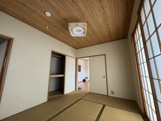 －三丁目不動産-　熊谷市新島　平成18年駐車3台の和室|来客時にも便利な和室付き