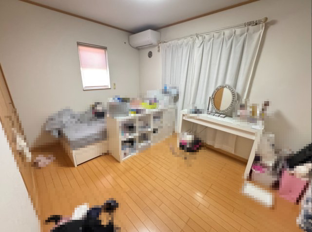 三浦市初声町　中古戸建の洋室|使い勝手のいい洋室です