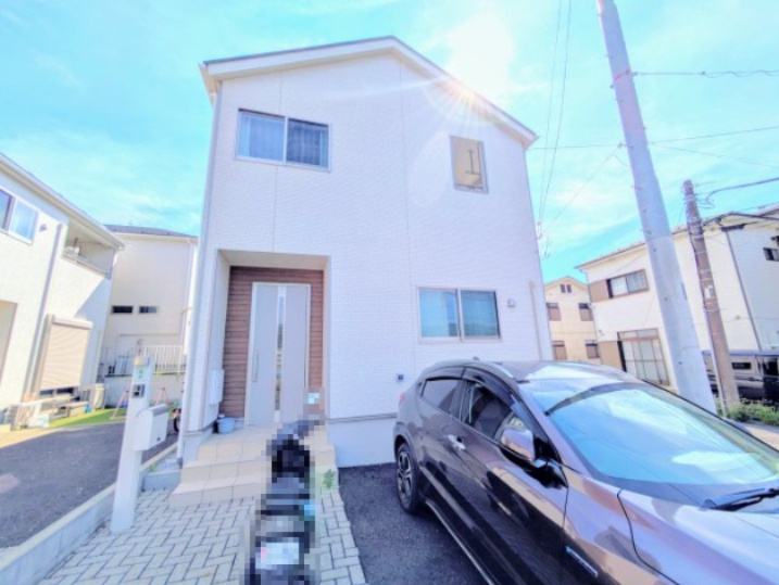 愛川町中津　【築浅中古戸建】の外観|きれいな外観です