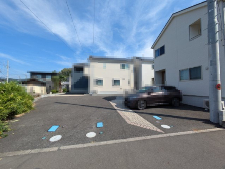 愛川町中津　【築浅中古戸建】の前面道路含む現地写真|前面道路含む現地写真です