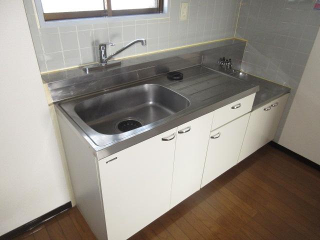 さいたま市桜区西堀６丁目の賃貸マンションのキッチン|お料理しやすいキッチンです