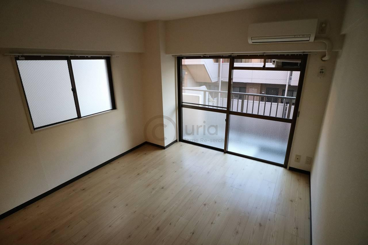 ドウェル本山の居間・リビング