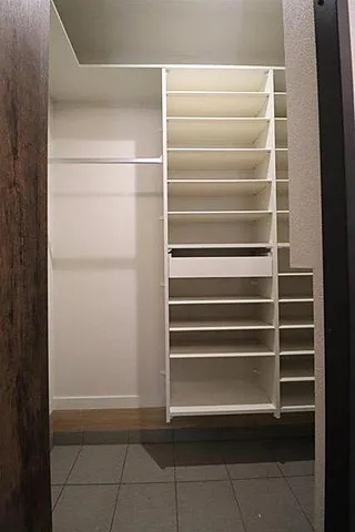 西岡本4丁目貸家の収納