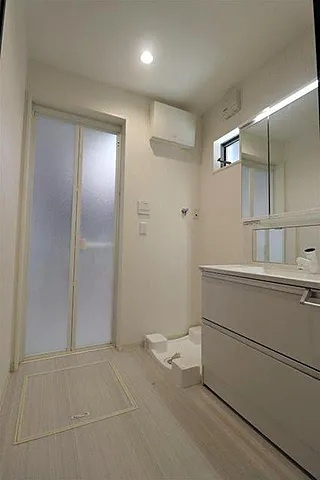 西岡本4丁目貸家の洗面所