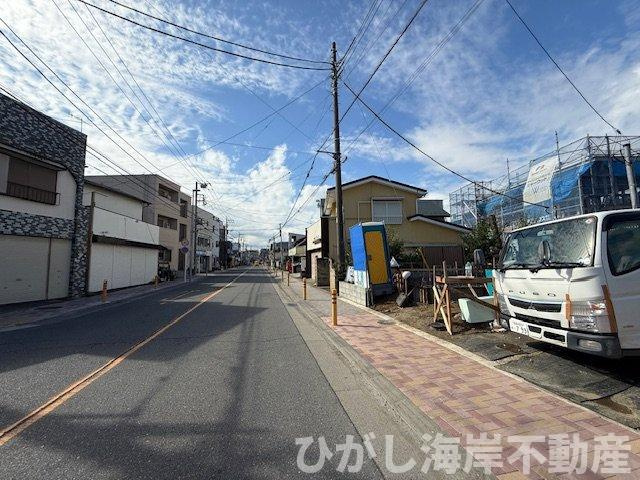 茅ヶ崎市若松町　新築戸建　全2棟　の前面道路含む現地写真|10月27日撮影　建築中　現地外観