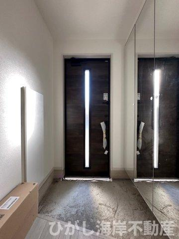 茅ヶ崎市若松町　新築戸建　全2棟　の玄関|玄関