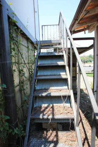 群馬県前橋市日輪寺町 中古戸建のその他|階段