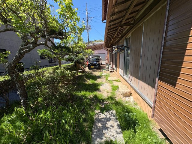 【店舗付き戸建て】香取郡多古町多古　7DKの庭|お庭が付いています
