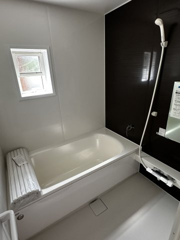 富岡市中高瀬の中古一戸建の浴室|きれいなお風呂です