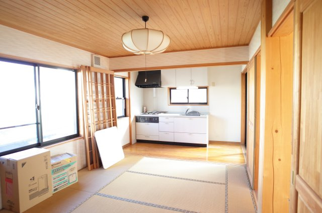 東松山市松山町1丁目　中古戸建のキッチン|キッチンでお料理をお楽しみください