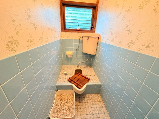 【10畳以上居室有】館山市正木　中古戸建てのトイレ|ゆったりとした空間のトイレです