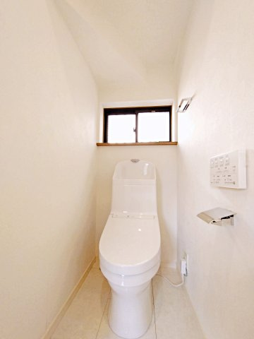 相模原市南区西大沼五丁目戸建のトイレ|清潔感のあるトイレです