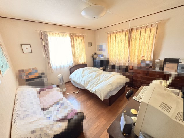 【玄関吹抜】泉台２丁目　戸建ての寝室|寝室にいかがでしょうか