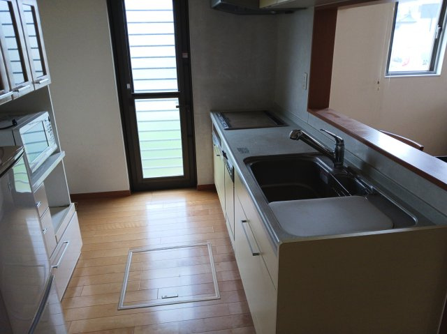 館林市尾曳戸建のキッチン|キッチンでお料理をお楽しみください