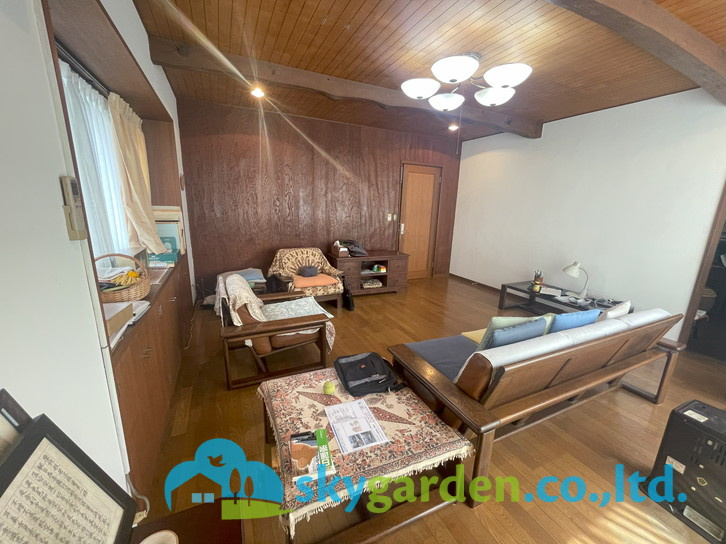 茅ヶ崎市菱沼1丁目　中古戸建の居間・リビング|リビングです