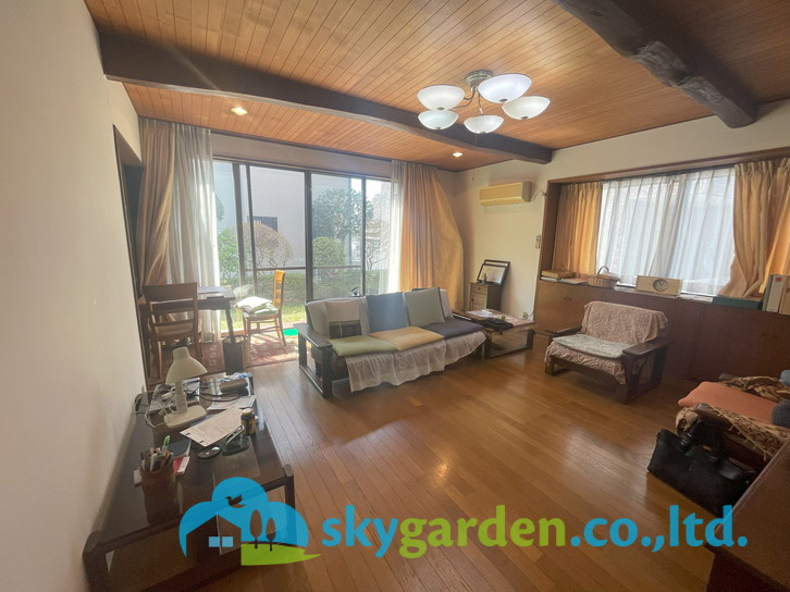 茅ヶ崎市菱沼1丁目　中古戸建の居間・リビング|使いやすい居間です