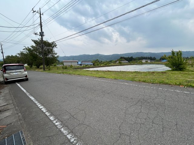 【平屋】高崎市上室田町　戸建ての前面道路含む現地写真|前面道路含む現地写真です
