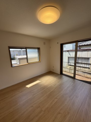 久喜市本町二丁目戸建の居間・リビング|ゆったり過ごせる居間です