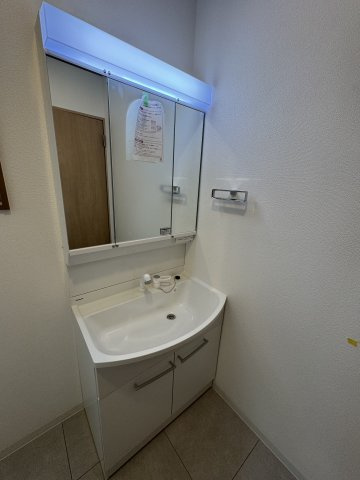 久喜市本町二丁目戸建の独立洗面台|独立洗面化粧台付き
