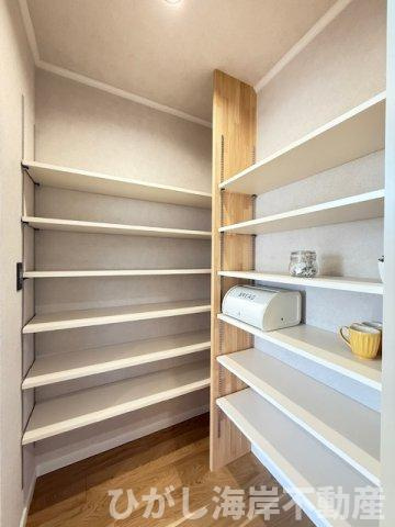 茅ヶ崎市本村１丁目　新築戸建の設備|パントリー