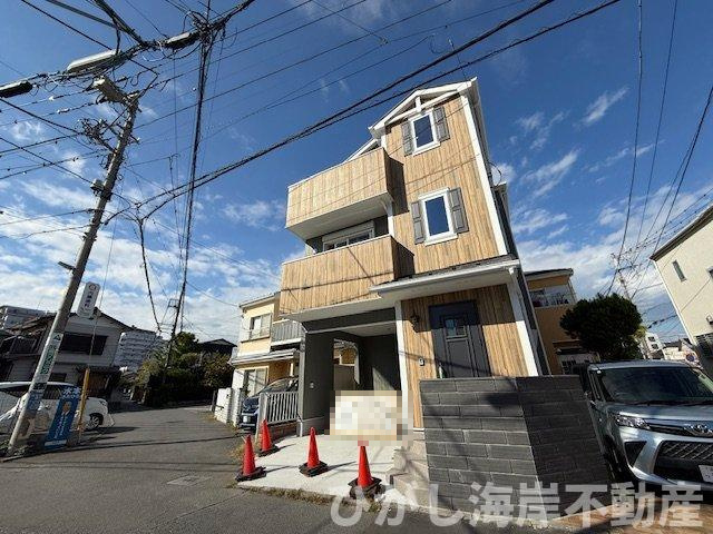 茅ヶ崎市本村１丁目　新築戸建の前面道路含む現地写真|現地外観
