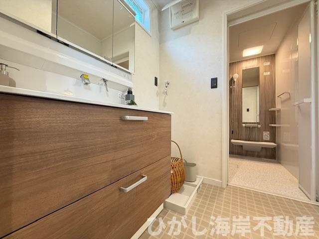 茅ヶ崎市本村１丁目　新築戸建の脱衣所|脱衣スペース