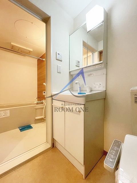 ラ・フォレスタの洗面所|独立洗面台です。