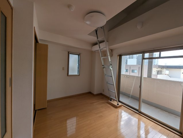 セレスト川西の居間・リビング