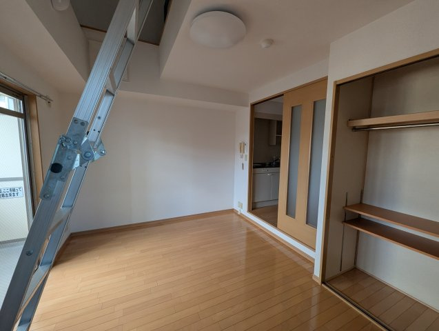 セレスト川西の居間・リビング