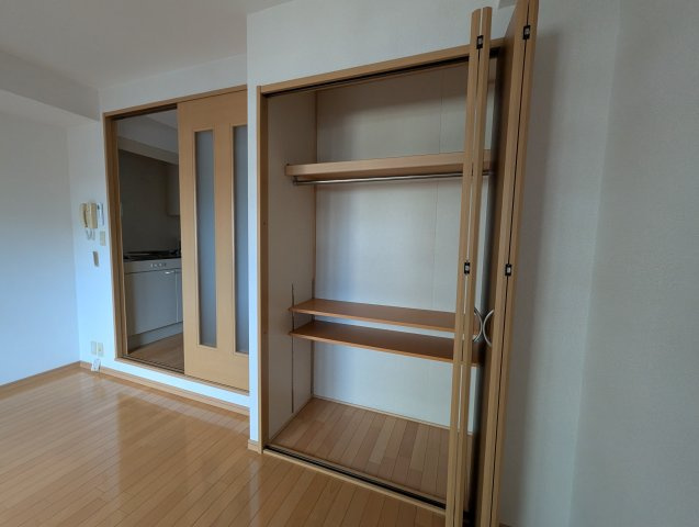 セレスト川西の収納