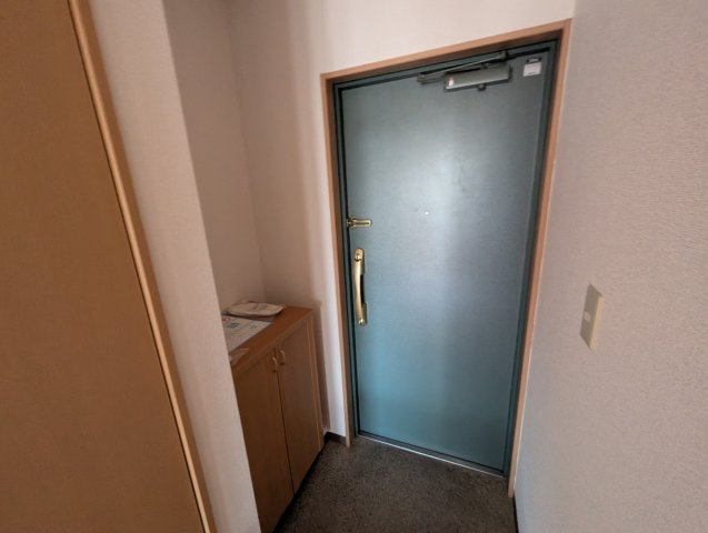 セレスト川西の玄関