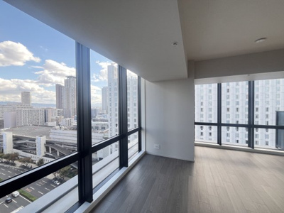 【展望】 | メトライズタワー大阪上本町 | 南東角住戸ならではの明るさと、開放感あふれる大きなFIX窓。