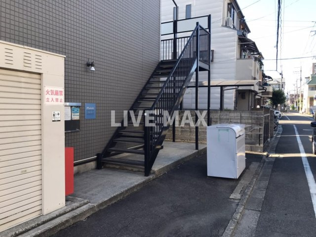 【エントランス】プレジール西ノ京